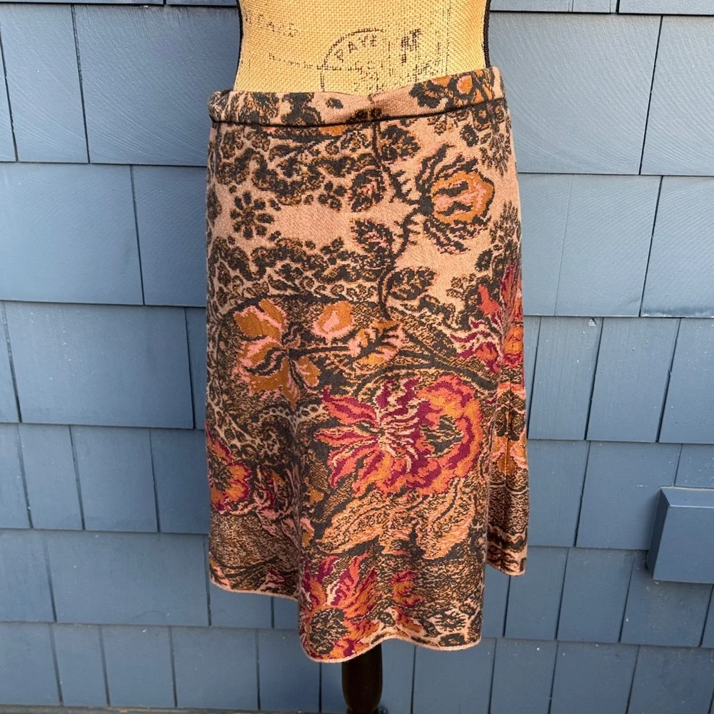 Floral Jacquard Knit A-Line Skirt in Peach and Pink alpaca knit - Picture 5 of 9